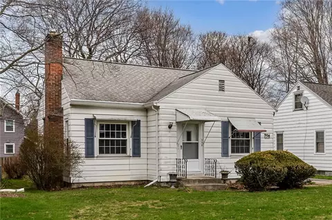 558 Eaton Rd, Irondequoit, NY 14617 photo 3