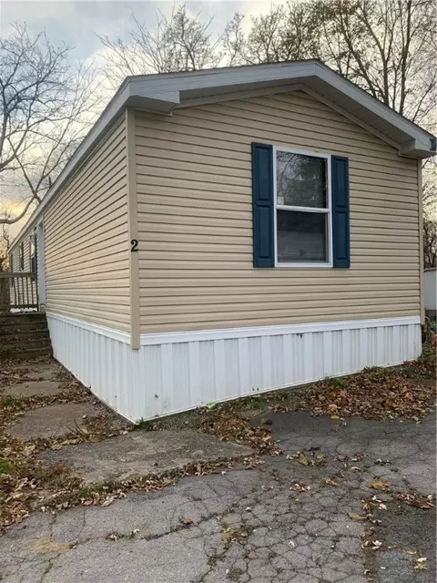 2 Forest Edge Dr, Batavia, NY 14020