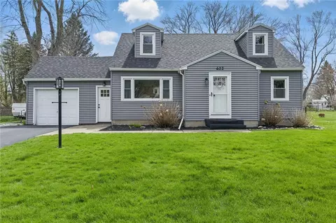 623 Beverly Dr, Webster, NY 14580