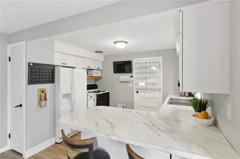 Kitchen - 623 Beverly Dr, Webster, NY 14580 photo 3 of 3
