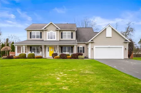 124 Sunny Mill Ln, Greece, NY 14626