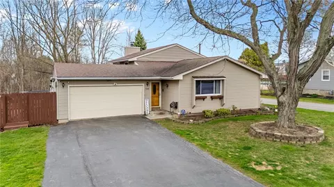 132 Larkins Xing, Greece, NY 14612