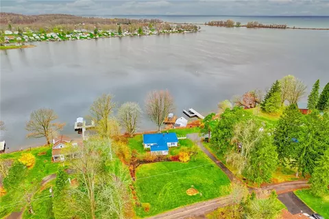 11669 Tompkins Point Rd, Wolcott, NY 14590