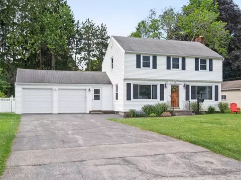 47 Glenmont Dr, Irondequoit, NY 14617