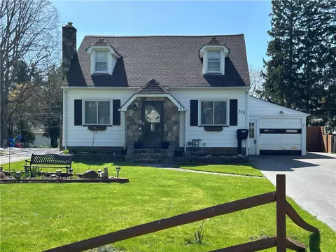 343 Walzer Rd, Irondequoit, NY 14622