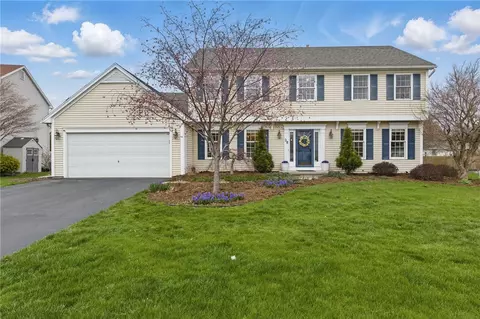 28 Parr Cir, Irondequoit, NY 14617