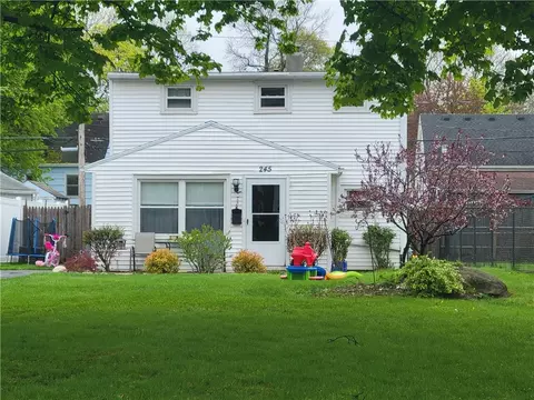 245 Mosley Rd, Greece, NY 14616