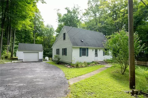 2573 Cotton Hill Rd, Bennington, NY 14011