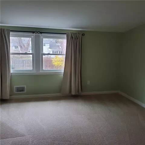Bedroom - 75 Oakridge Dr, Irondequoit, NY 14617 photo 4 of 5