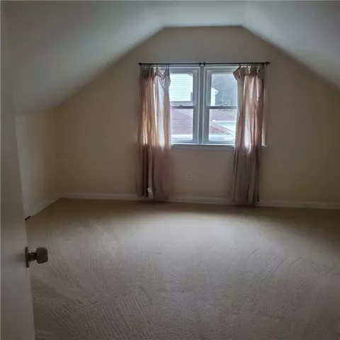 Bedroom - 75 Oakridge Dr, Irondequoit, NY 14617 photo 5 of 5