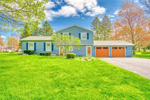 743 Eastwood Cir, Webster, NY 14580