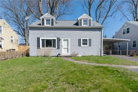 226 Fielding Rd, Greece, NY 14626