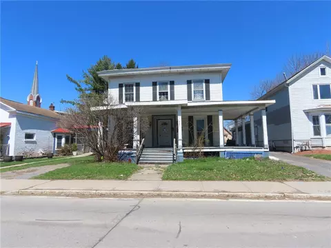 23 N Park St, Galen, NY 14433