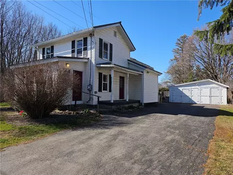3 Green St, Sodus, NY 14551