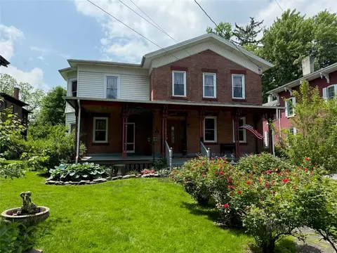 89 Virginia St, Waterloo, NY 13165