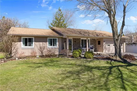 58 Hidden Spring Cir, Greece, NY 14616