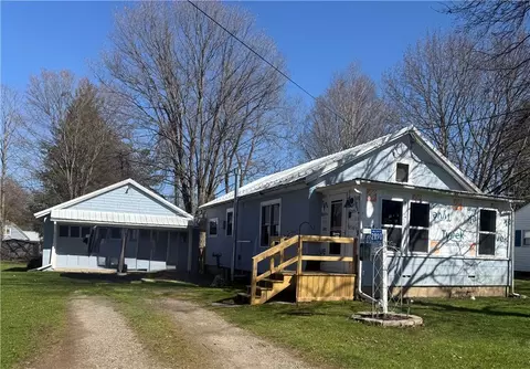 2890 Valencia Ave, Wellsville, NY 14895