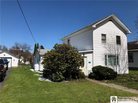 208 Oak St, South Dayton, NY 14138