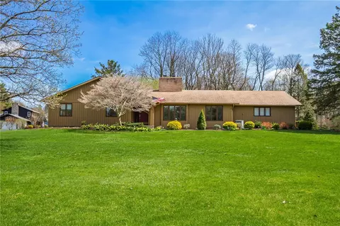 30 Hopper Hls, Mendon, NY 14506