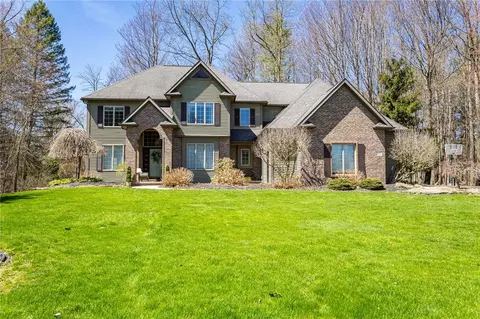 602 Hosta Cir, Webster, NY 14580