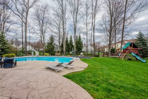 611 Brookstone Bnd, Webster, NY 14580 photo 36