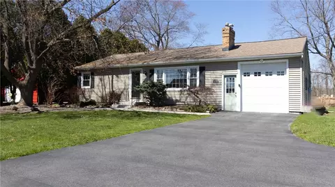 936 Plank Rd, Penfield, NY 14526