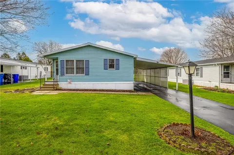 6403 Murphy Dr, Victor, NY 14564