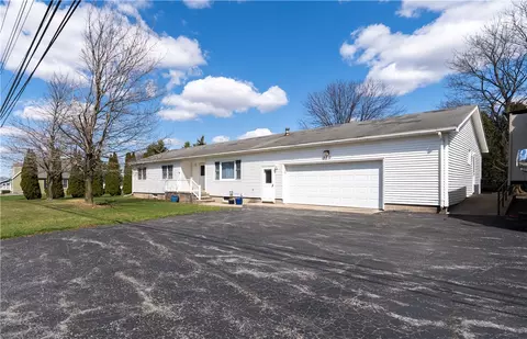 739 Pre Emption Rd, Geneva, NY 14456