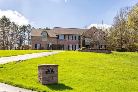 5 Ponds Edge Way, Pittsford, NY 14534