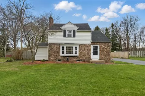 5 Rye Rd, Greece, NY 14626