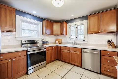 Kitchen - 380 Laurelton Rd, Irondequoit, NY 14609 photo 4 of 7