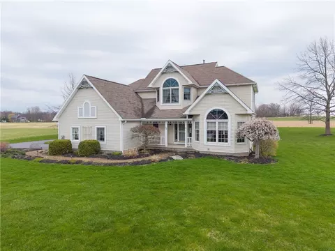 32 Summers St, Livonia, NY 14487