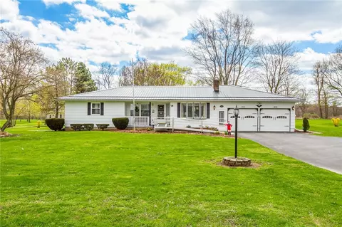 1146 Victor Rd, Macedon, NY 14502