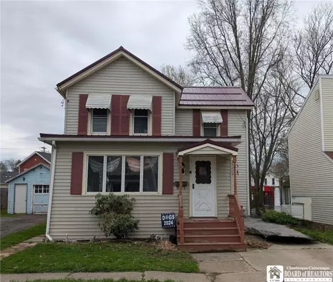 77 King St, Dunkirk, NY 14048