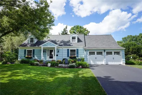 82 Reitz Pkwy, Pittsford, NY 14534