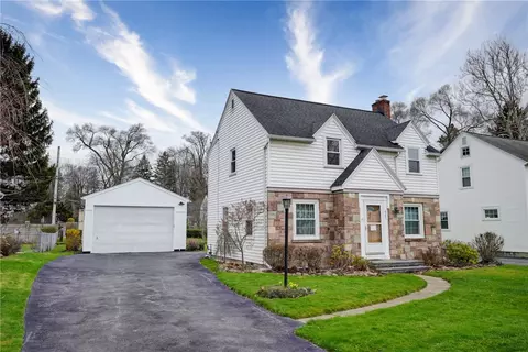 805 Hinchey Rd, Gates, NY 14624