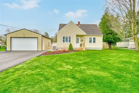 330 Whittier Rd, Ogden, NY 14559