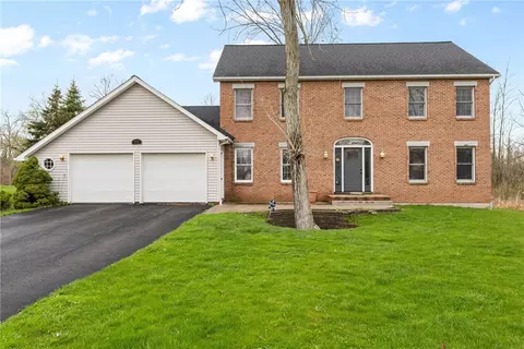 89 Saint Katherine Way, Brockport, NY 14420