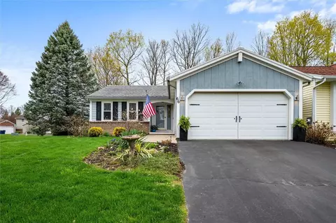 66 Westover Dr, Webster, NY 14580