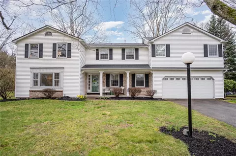 3 Kitty Hawk Dr, Pittsford, NY 14534