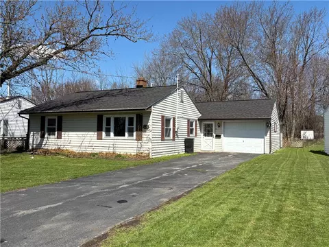 13 Wycliffe Rd, Waterloo, NY 13165