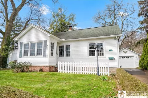 155 S 6th St, Lewiston, NY 14092