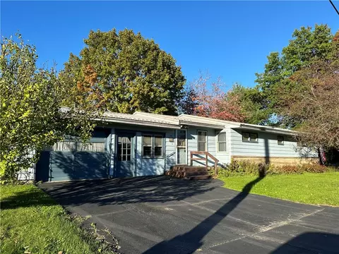 16 Constitution Ave, Bradford, PA 16701