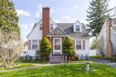 23 Briarcliff Rd, Greece, NY 14616