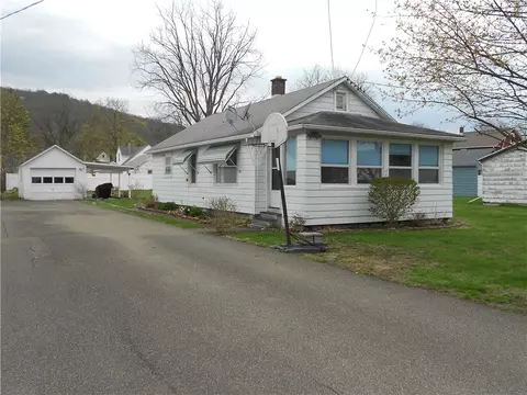 604 Spruce St, Southport, NY 14904