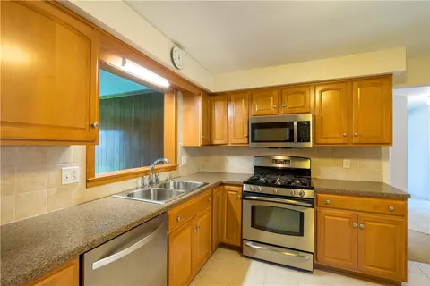 35 Cedar Ln, Irondequoit, NY 14622 photo 7