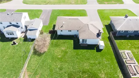 35 Cedar Ln, Irondequoit, NY 14622 photo 4