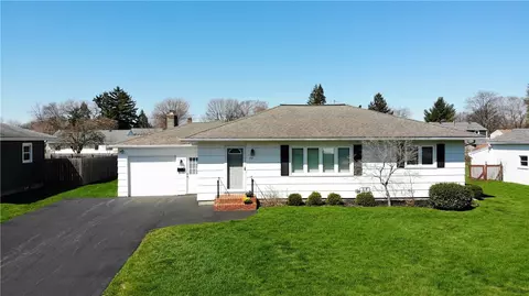 35 Cedar Ln, Irondequoit, NY 14622 photo 2