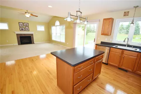 1012 Pondbrook Pt, Webster, NY 14580 photo 14