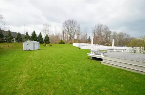 1012 Pondbrook Pt, Webster, NY 14580 photo 38